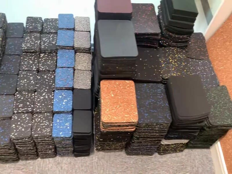 شريط لاصق للأرضيات المطاطية